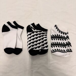 Black and White Patterned women Socks